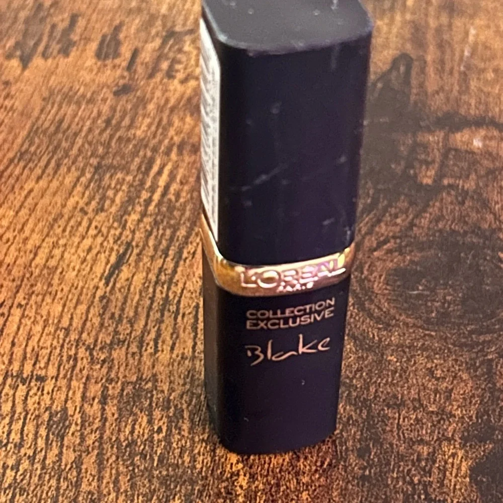 🎉 L’Oréal Paris Lipstick - Picture 2 of 5